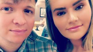 Вегетарианка, която никога не е яла месо, изрева на умряло, когато вкуси две парчета от сгрешена пица 