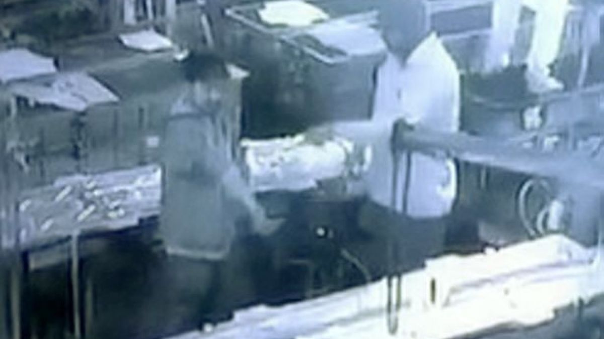 Камера запечата как шеф по погрешка убива свой служител след ужасяваща шега със сгъстен въздух (СНИМКИ/ВИДЕО 18+)