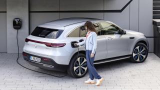 Mercedes-Benz представи първия изцяло електрически всъдеход (СНИМКИ)