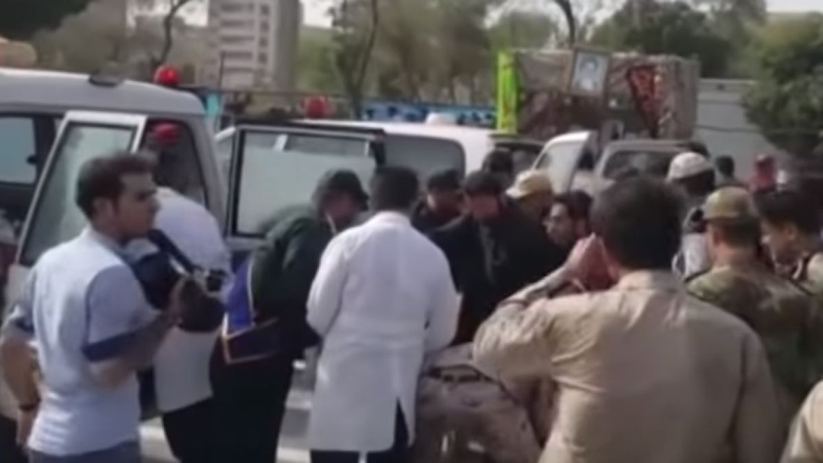 Появи се смразяващо кръвта ВИДЕО 18+ от ужасяващия атентат в Иран