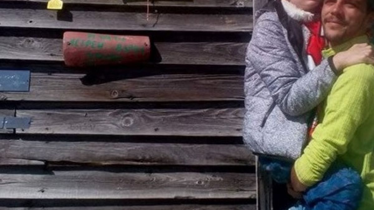 Брат извърши немислим подвиг за болната си сестра, всички в България му се възхищават