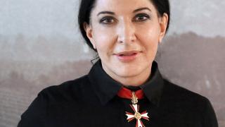 Страшен инцидент претърпя пърформанс артистката Марина Абрамович в Италия