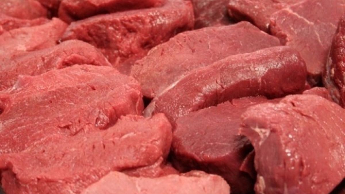 Тровят ни с храна в заведения и магазини! Иззеха над 30 000 кг негодни продукти