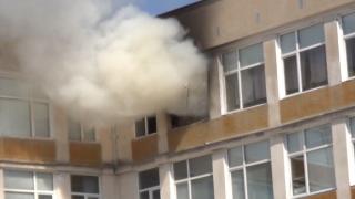 Огнен ад в русенско школо (СНИМКИ/ВИДЕО)