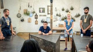 Тукашните българи саботираха емигрантите във „Фермата“