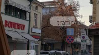 Пловдивчани заснеха смразяваща кръвта сцена на покрива на Халите (СНИМКИ)