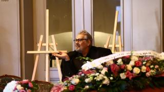 Малцина ще положат днес тленните останки на Ламбо до любимата му жена ВИДЕО