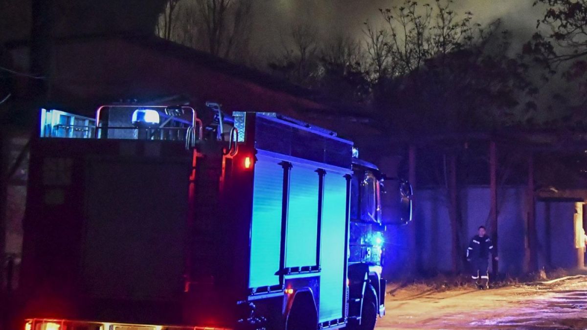 Пожарникари изгасиха огън във вилната зона на Ботевград, започнаха да разчистват и откриха нещо ужасно