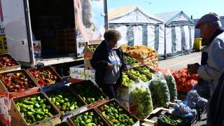 Картофите и краставиците с голям спад, пилешкото месо удря по джоба