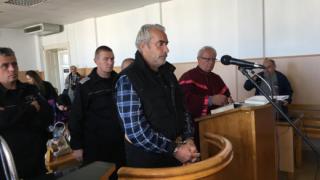 Страховити разкрития за четворния убиец в Каспичан - малко преди зверското клане Петър отишъл в...