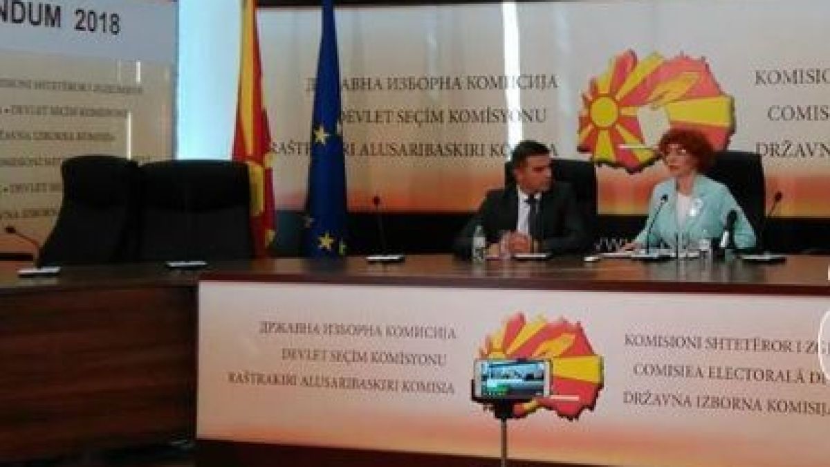 Заев пусна бюлетина за референдума, ето колко негови съграждани го последваха