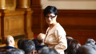 Деси Атанасова захапа президента Радев: Това е висш пилотаж лицемерие, недоумявам как сте такъв яростен…