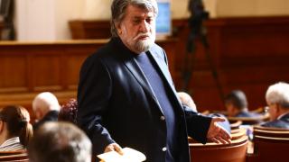 Вежди Рашидов получи покана за изложба от Истанбулския университет