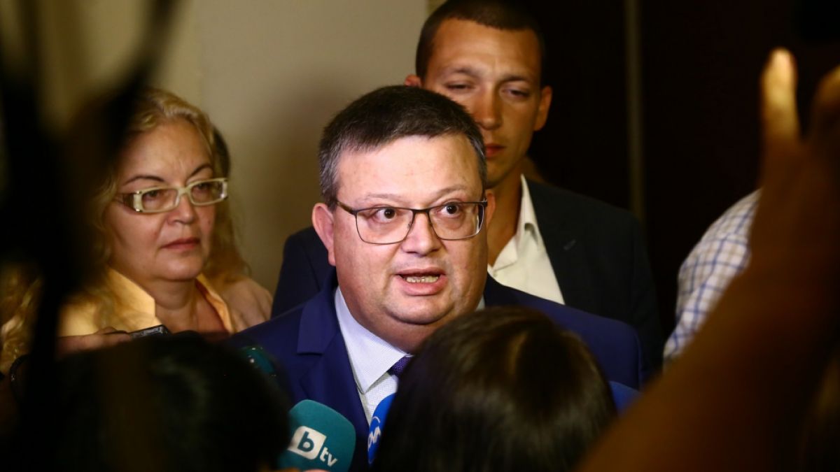 Цацаров иска разследване на Тримата големи в съдебната система: Той, Панов и Чолаков!