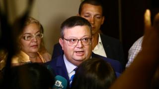 Цацаров иска разследване на Тримата големи в съдебната система: Той, Панов и Чолаков!