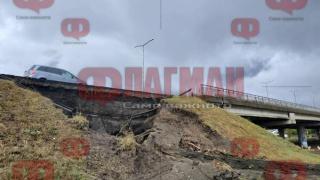 Апокалипсисът в "Сарафово" е неописуем! Жената, пометена от калното свлачище: Едва не ме погреба жива! (СНИМКИ)