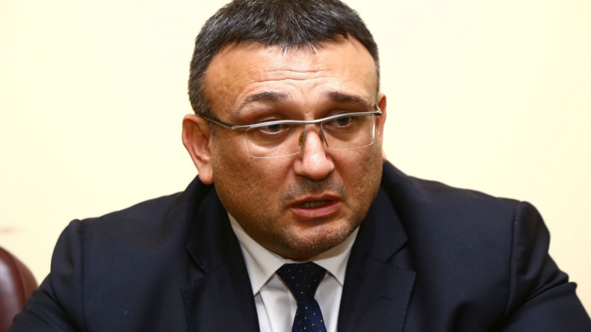 Вътрешният министър отправи важен апел към протестиращите и обяви готовността на полицията да... 