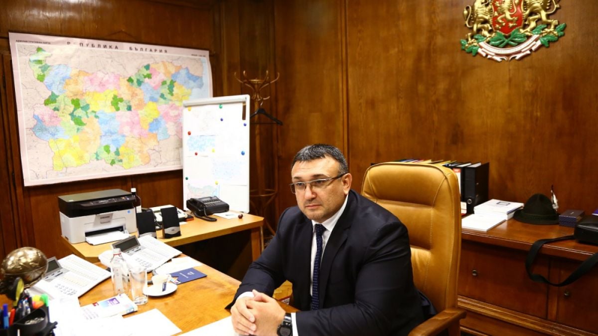 Шефът на МВР коментира инцидента с Деница Сидерова и обяви...