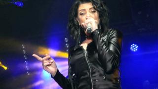 Мъжемелачката Емануела се върна при бащата на сина си Митко Динев