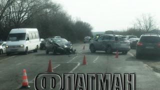 Верижно меле с 3 коли в Бургас (СНИМКА)