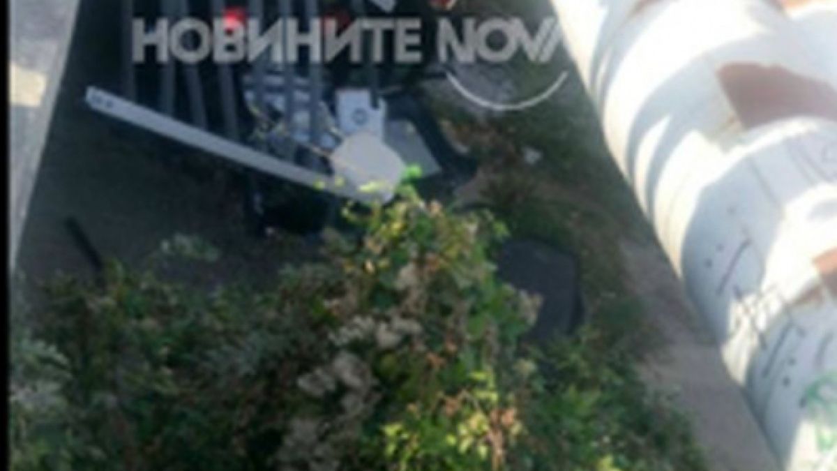 Това е колата, която падна в река "Перловска" в столицата! (СНИМКИ)