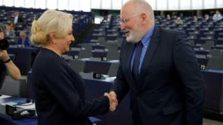 Брюксел с остра заплаха към Румъния, няма да й спре наблюдението