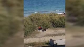 Роми налазиха дюните в Поморие! С черни чували и каруци започнаха да... (СНИМКИ/ВИДЕО)
