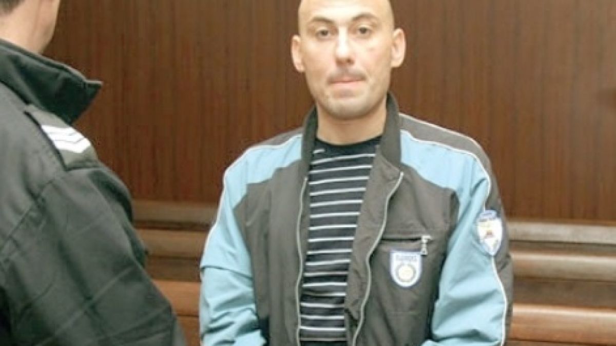 Кървавият убиец Азис съди всички българи за 50 бона, защото изпитал дискомфорт зад решетките и не се наспал!