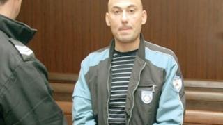 Кървавият убиец Азис съди всички българи за 50 бона, защото изпитал дискомфорт зад решетките и не се наспал!