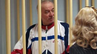 Историята на Скрипал или как с „меден капан” и млада засукана мома полковникът от ГРУ е прикоткан от Ми-6 (СНИМКИ)