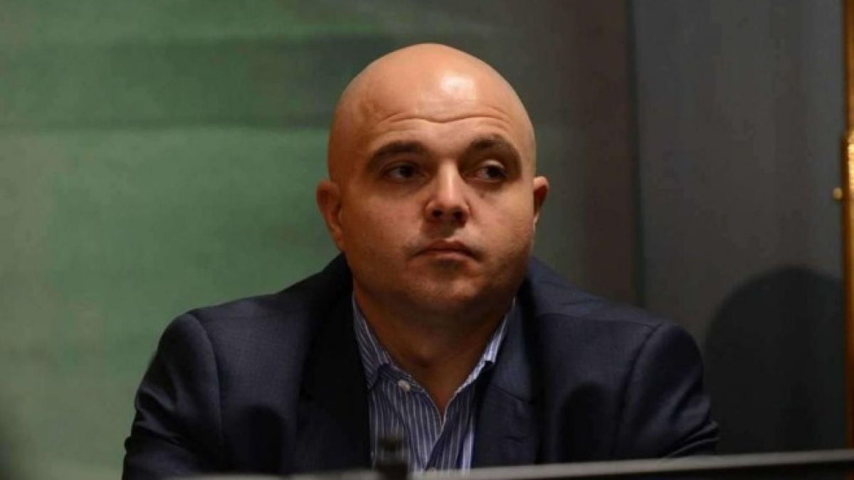Шефът на СДВР съобщи горещи подробности за екшъна, завършил с полицейска гонка и стрелба в София