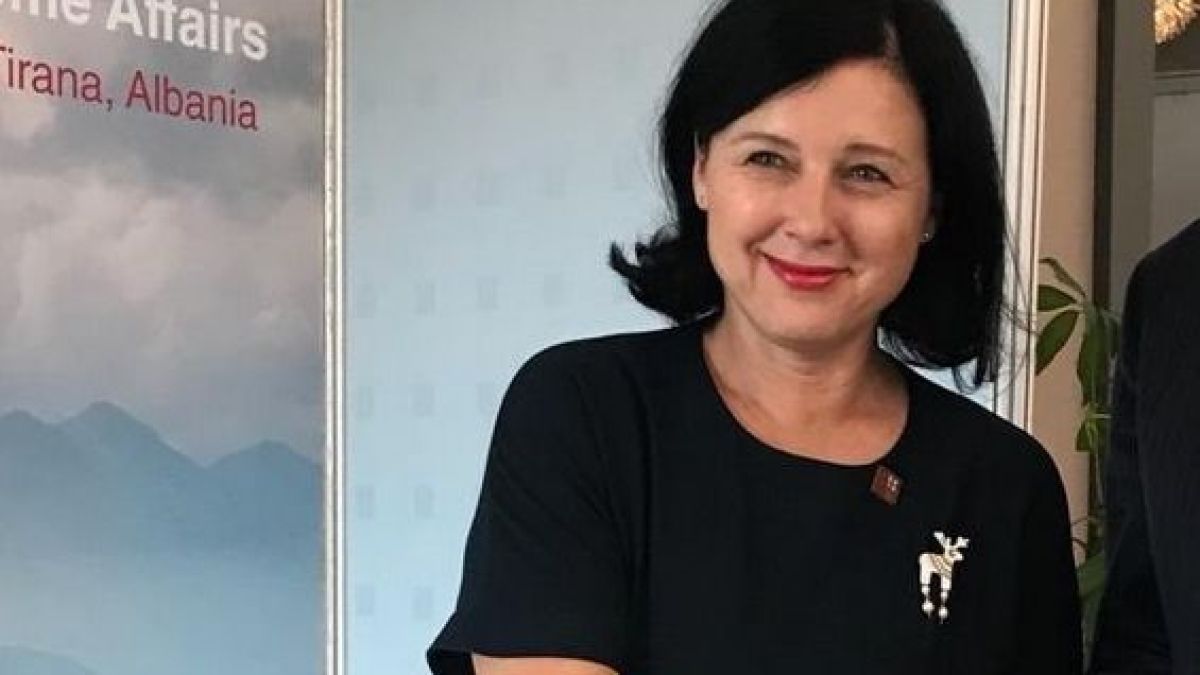 Еврокомисарят по правосъдието: Шокирана съм от убийството на българската журналистка 