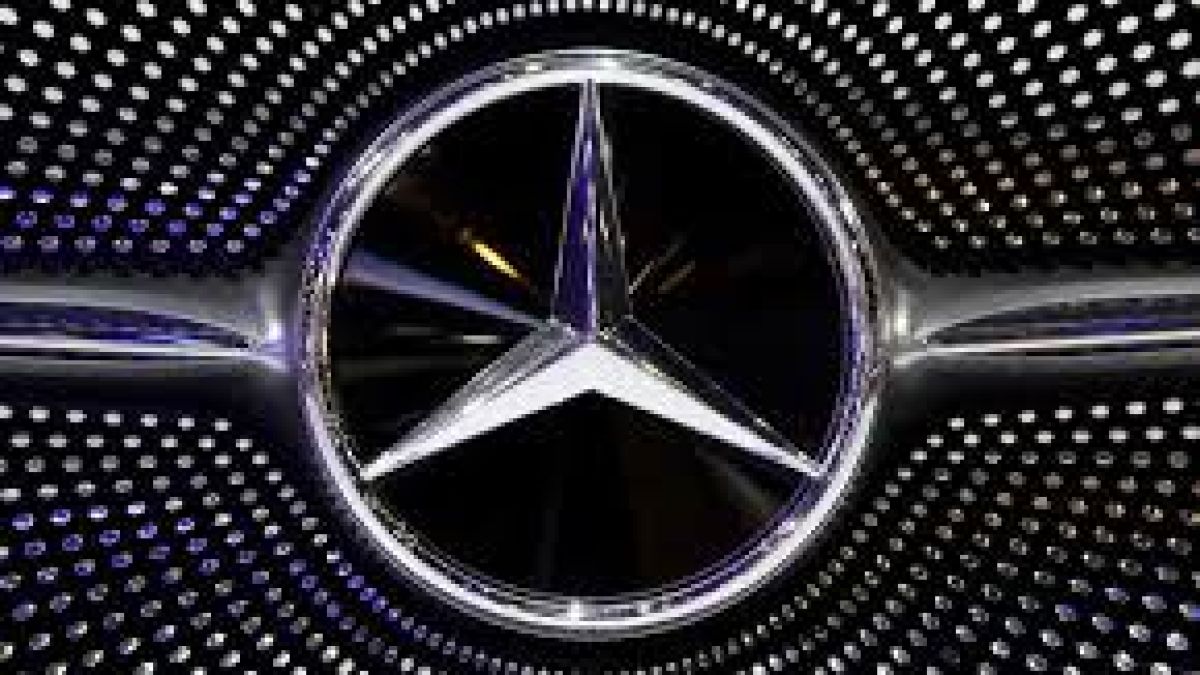 Пикапът Mercedes-Benz X-Class ще има 3 оси (СНИМКИ)