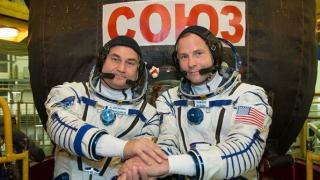 Стана ясно каква авария се е случила на 119-ата секунда от полета на "Союз МС-10, американецът и руснакът са живи някъде в степите на Казахстан (ВИДЕО/НА ЖИВО)
