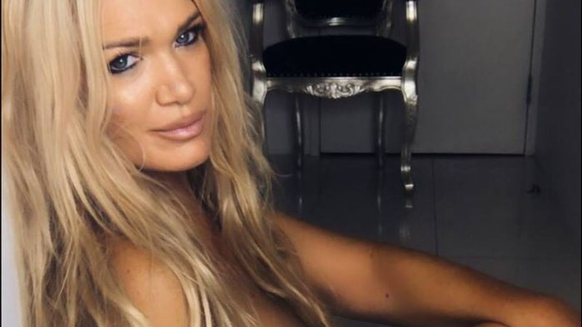 Инстаграм цензурира най-горещата баба в света (СНИМКА 18+)