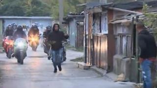 Ромските махали в Русе се въоръжават с брадви, ятагани и лопати