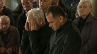 Разтърсващи СНИМКИ от погребението на Виктория!