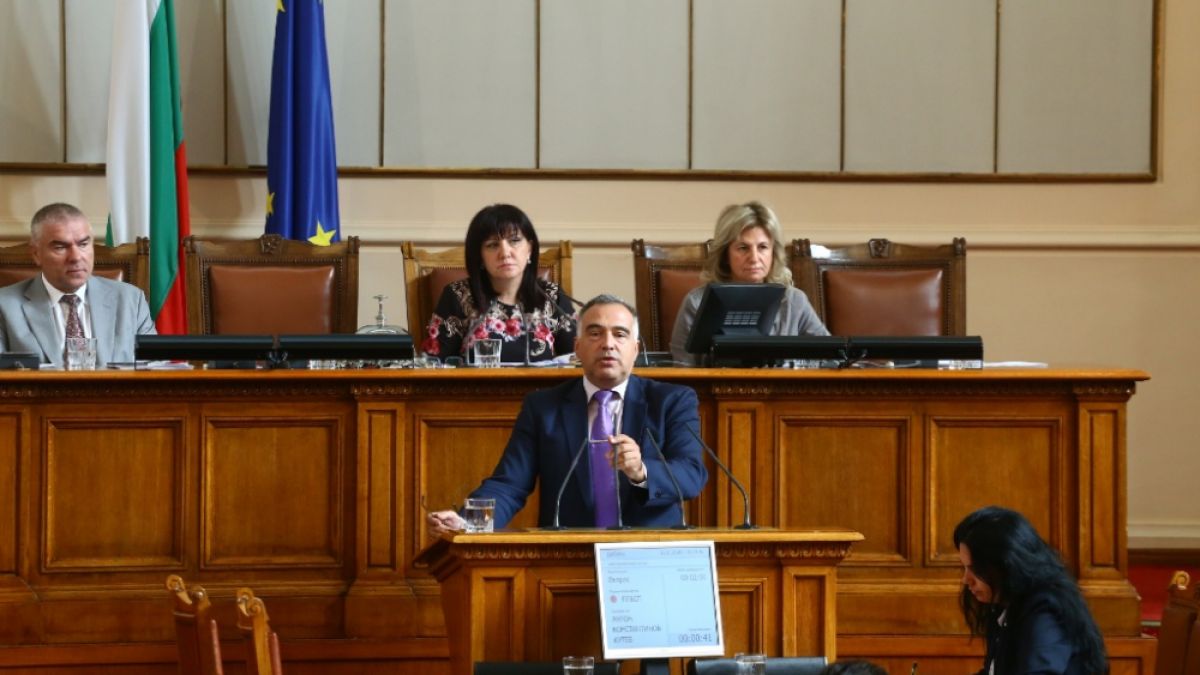 Антон Кутев хвърли бомба: 17-годишен младеж е бил бит от полицаи в Сандански, МВР да каже...
