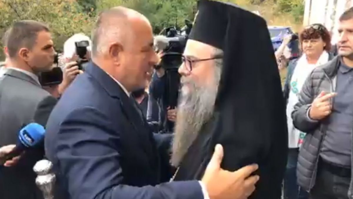 Борисов от манастира „Света Петка“: Господ напред и ние по него (СНИМКИ/ВИДЕО)