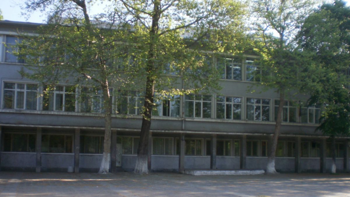 Туроператор взриви мрежата с разкритието си как учители изнудват за комисионни