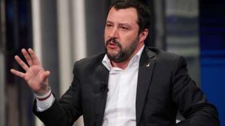 Вътрешният министър на Италия бе обвинен в расизъм към мигранти