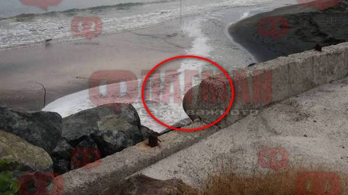 Съмнителен природен феномен до бургаските солници остава загадка (СНИМКИ)