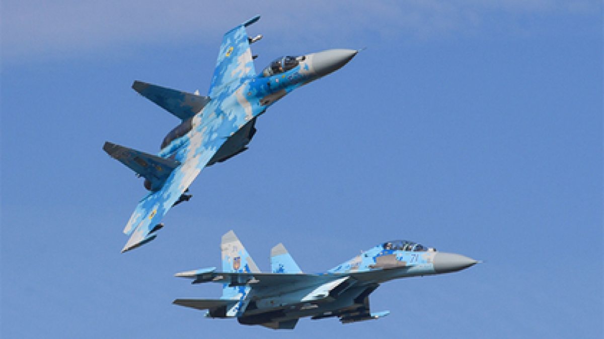 Извънредно! Американски пилот загина при катастрофа на изтребител Су-27 в Украйна 