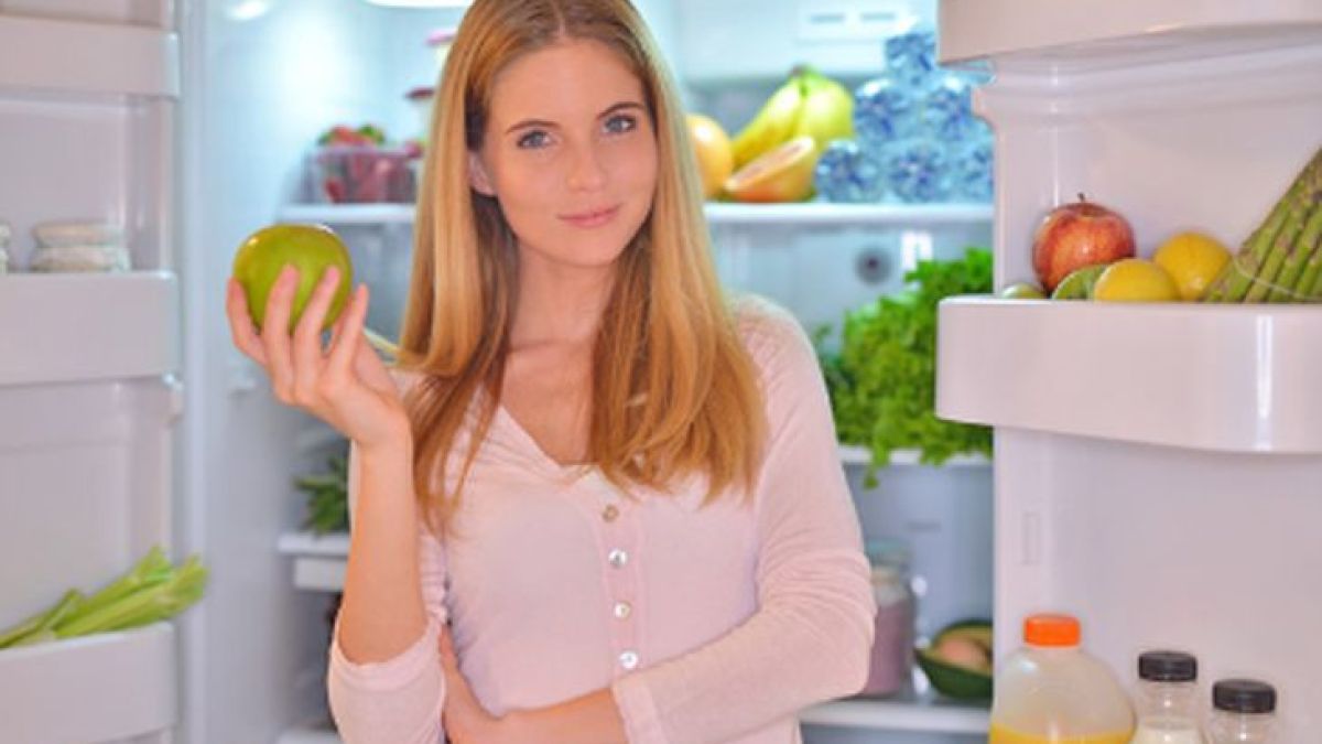 Цял живот сме слагали продуктите грешно в хладилника, експерт по храните посочи как да става това