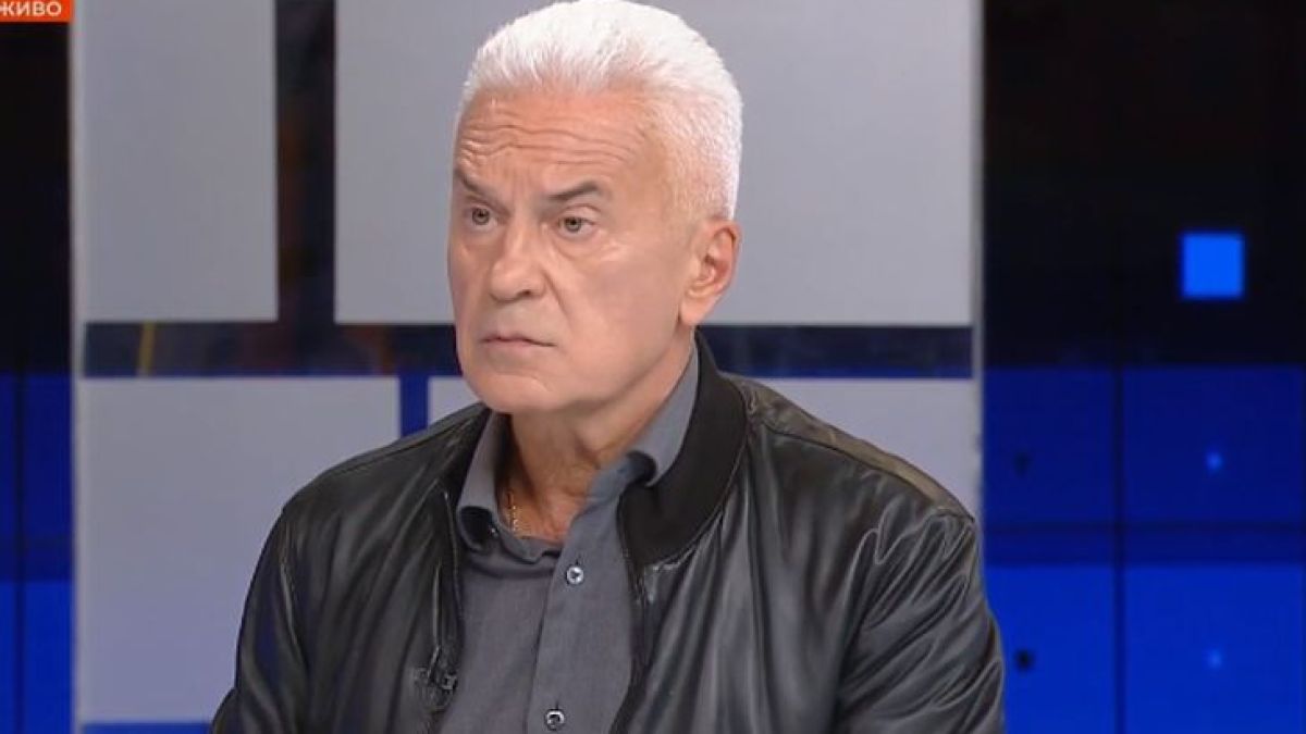 Сидеров: Симеонов започна да открива и закрива автокефални църкви, сякаш са дискотеки на Слънчев бряг