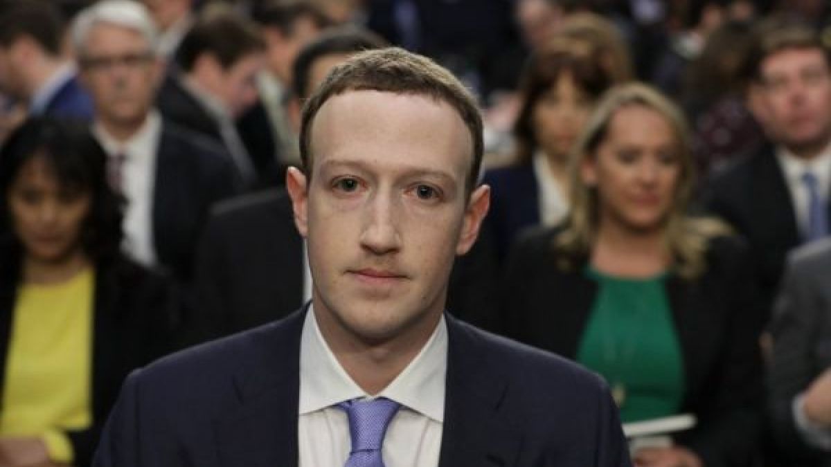 Зукърбърг може да загуби поста си във Facebook