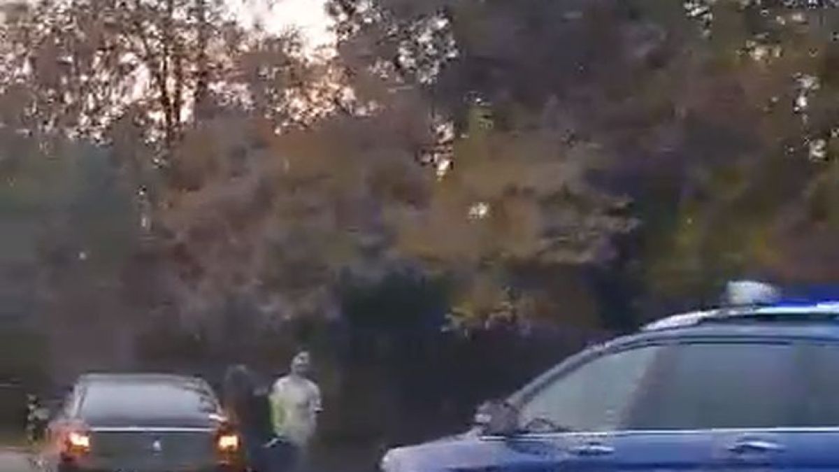 Само в БЛИЦ! Адско меле на столичния булевард "Пейо Яворов", такси се запали в движение и стана страшно (ВИДЕО)