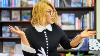Ваня Червенкова насмете Валери Симеонов заради "кресливите" протестиращи майки: Това вицеподобие ли ни управлява?! (СНИМКА)