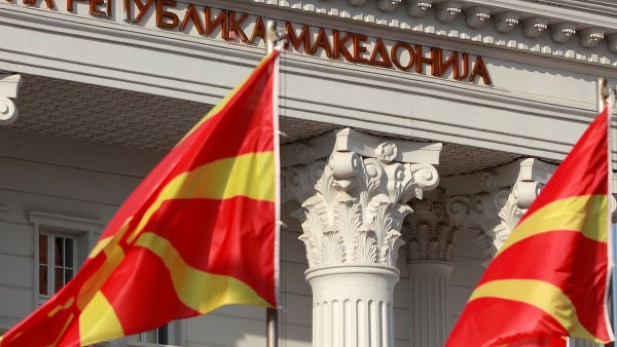 Съдбовният ден за Македония се оказа предпоследен, ето каква драма се разиграва в парламента в Скопие