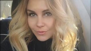 Кралица на красотата намери смъртта си на зебра (ВИДЕО)